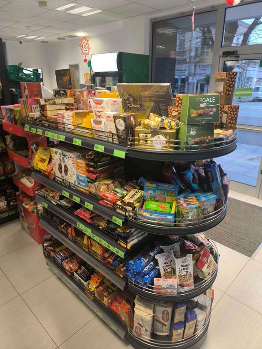 Стелажи за магазин/Търговско оборудване/Рафтове/Кошници/Колички/Каси