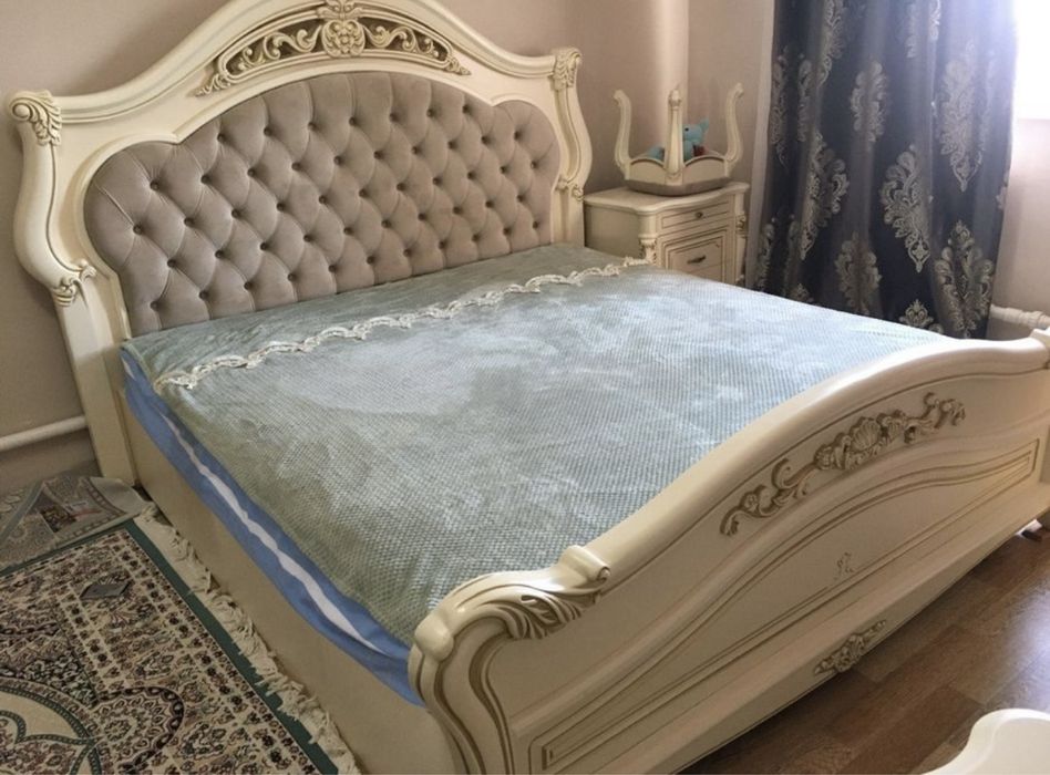 Кровать с матрасом