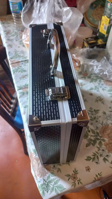 Продам Кейс , дипломат , футляр