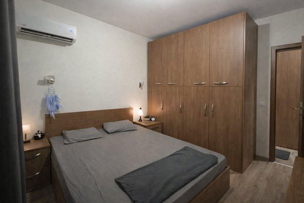 Двустаен апартамент в ж.к. Кръстова вада.