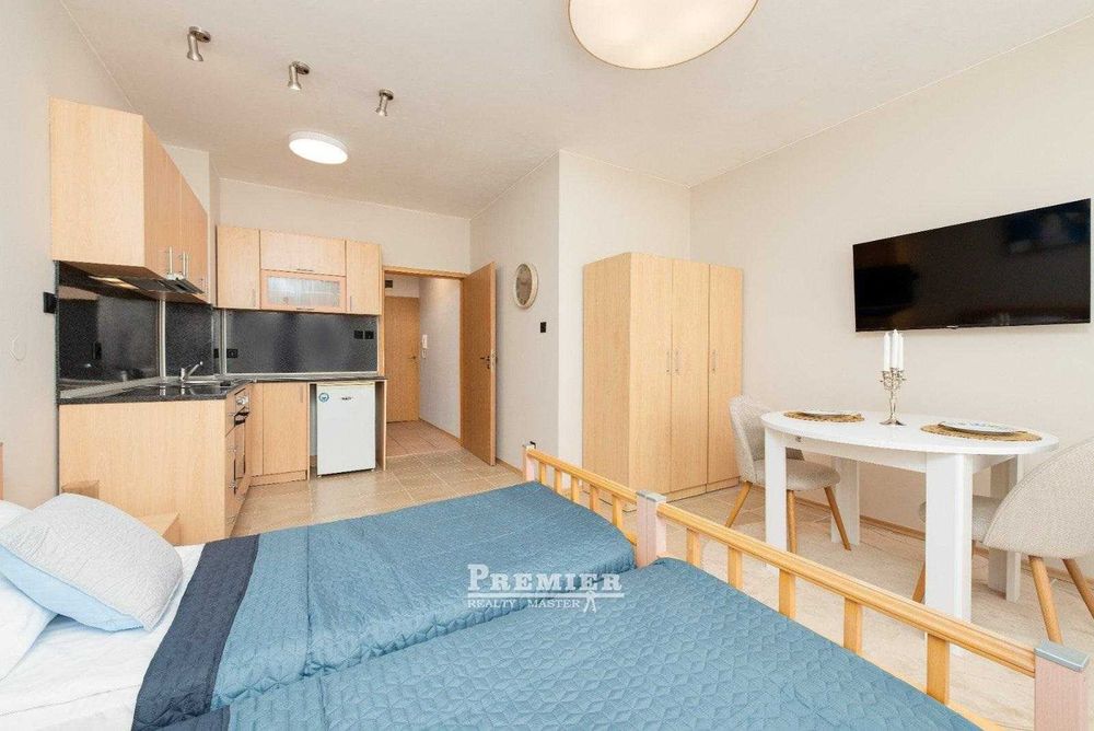 Студио на първа линия в Равда