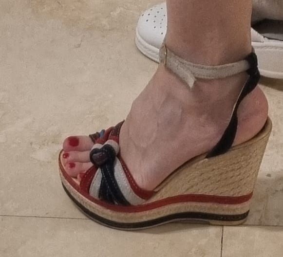 Sandale cu platforma