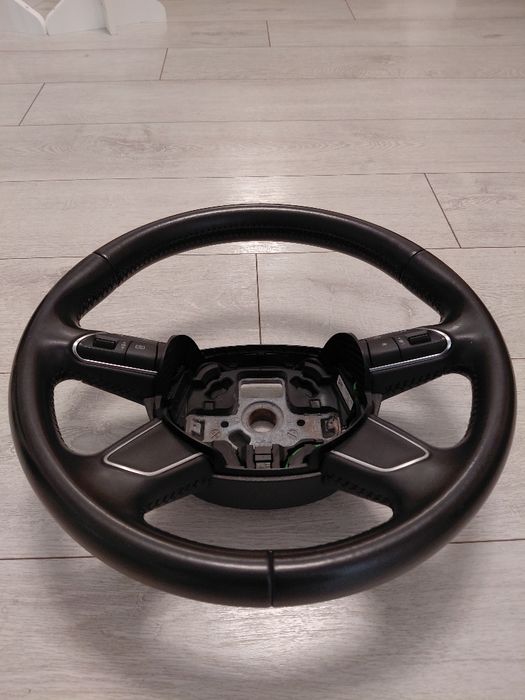 Volan Audi Q3 2011-2017 in stare perfecta si guri de ventilare  !
