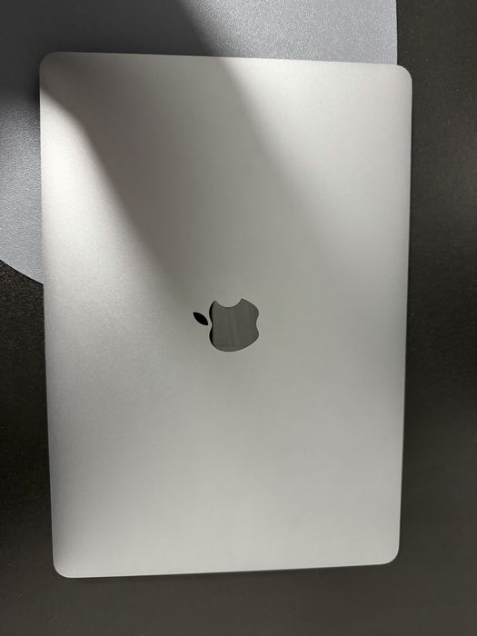 Apple MacBook Pro 256 GB 8GB RAM