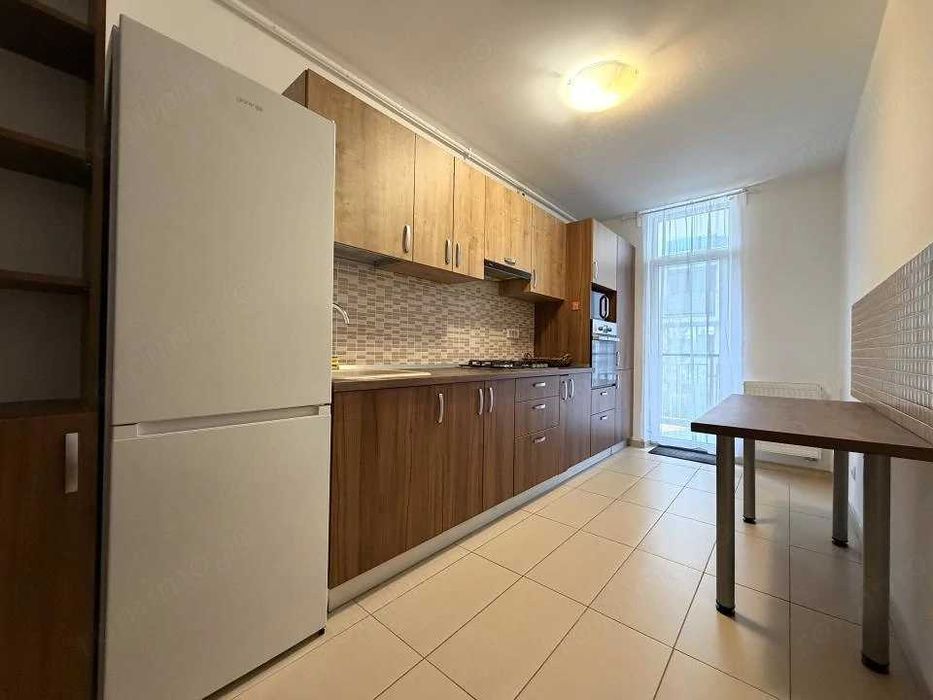 Vand apartament 2 camere, decomandat, City Of Mara