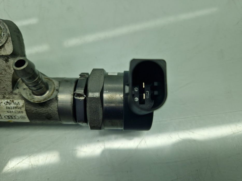 Rampa injectoare Volkswagen Golf 6 (5K1) [Fabr 2009-2013] 03L089N 2.0