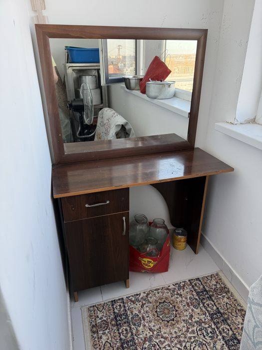 Продам обувницу и ковер