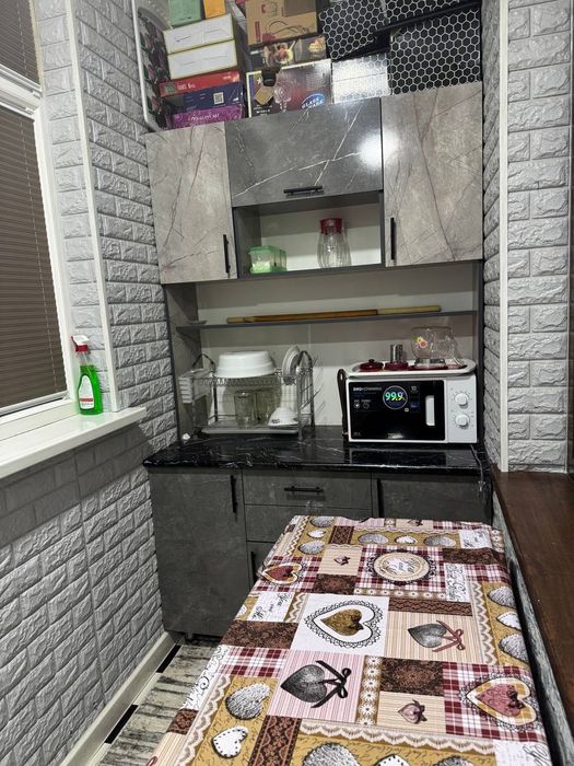 Продаю 3 комнатную  (2 передел на 3 комн) г.Янгиюль ул. Артыкова