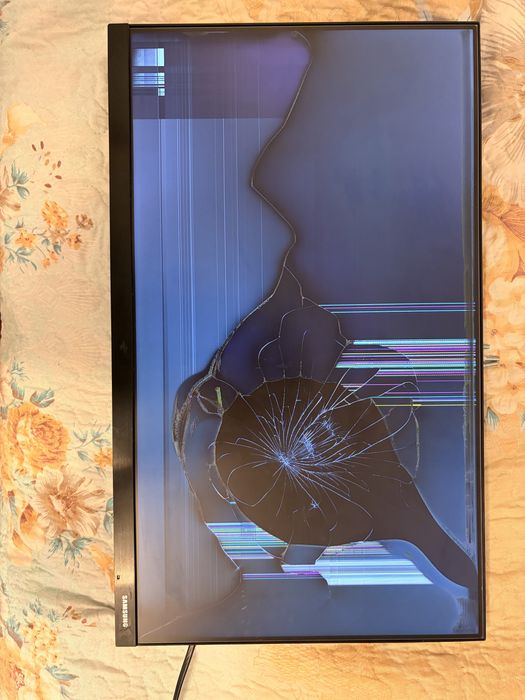 Monitor Samsung 75Hz – display spart, pornește, pentru piese/reparație