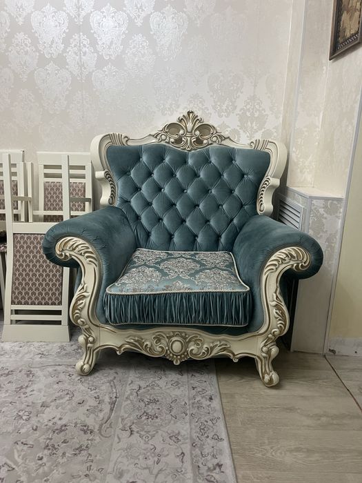 Продается диван.