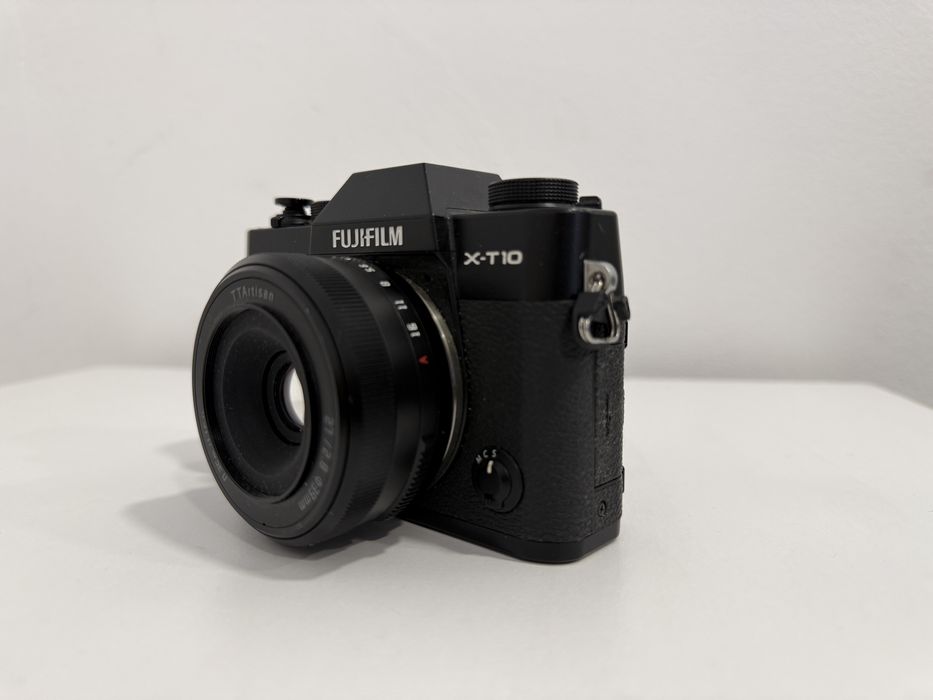 Fujifilm X-T10 cu obiectiv 27mm f2.8