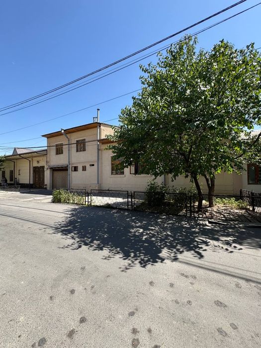 Badamzar uchastaka sotiladi