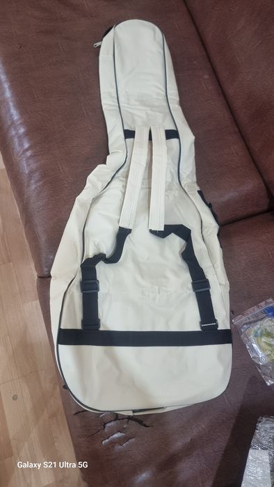 Продаю чехол для гитары