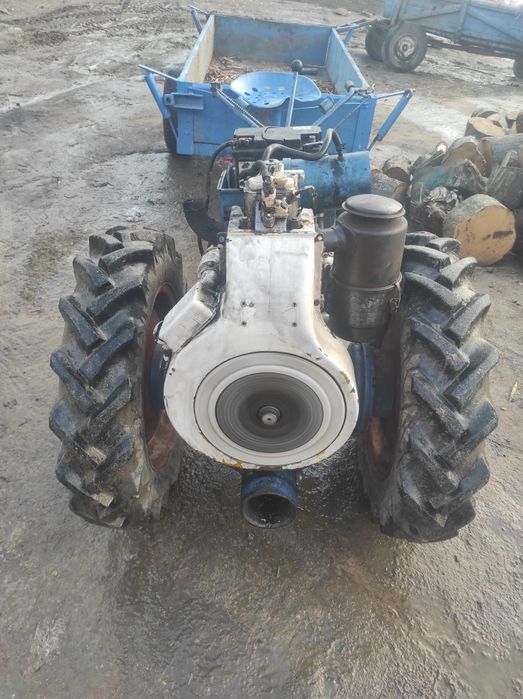 Vând motocultor diesel