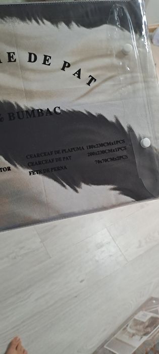 Vând lenjerie pat dublu