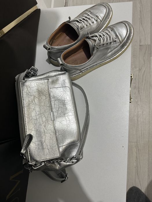 Сумка и кеды серебристые