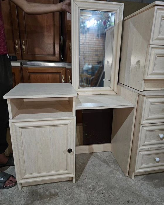 Спальный гарнитур комплект срочна!