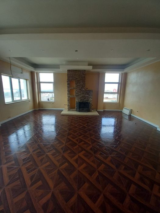 PENTHOUSE EXCLUSIVIST ÎN Craiova–761  MP   –piscina privată-KM 0