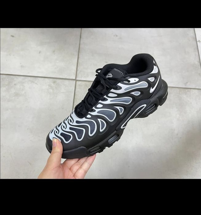 Nike air max plus drift.,