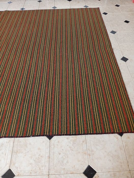 Палас сотилади келдинг куринг