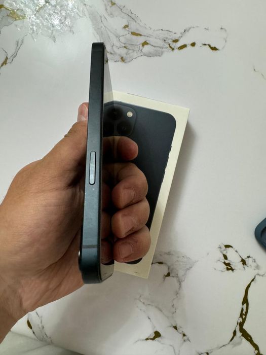 Продам Айфон 13/128GB Black