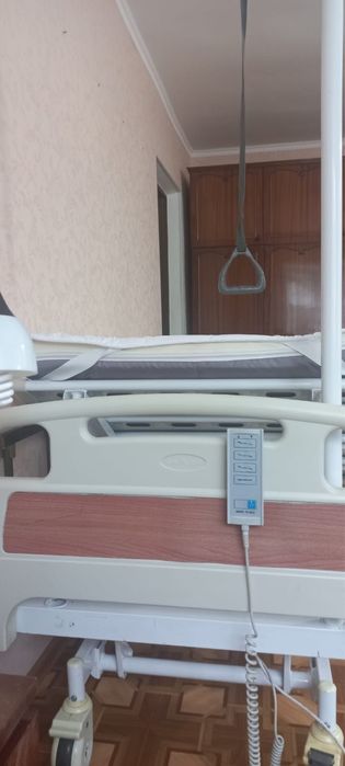 Медецинская кровать