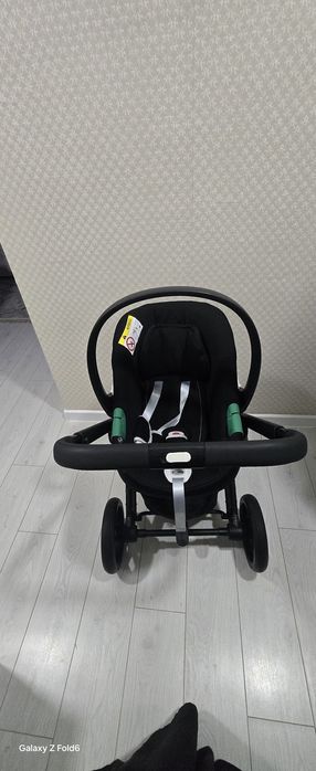 Продам каляску Cybex