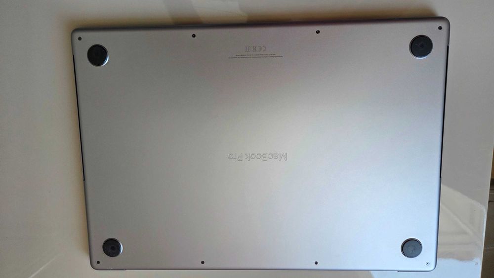 Macbook PRO M2 16'' 512/16 перфектно състояние