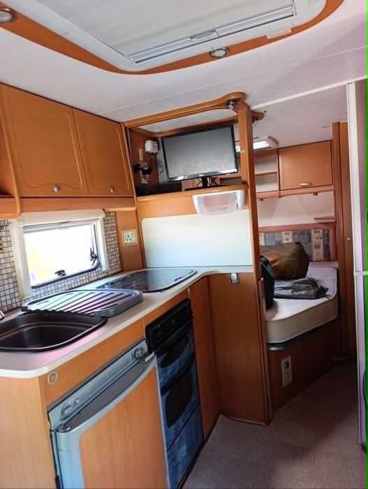 Продавам каравана с френска спалня 4 местна BAILEY Ranger  5 / 460 - 2007г. 7 000€