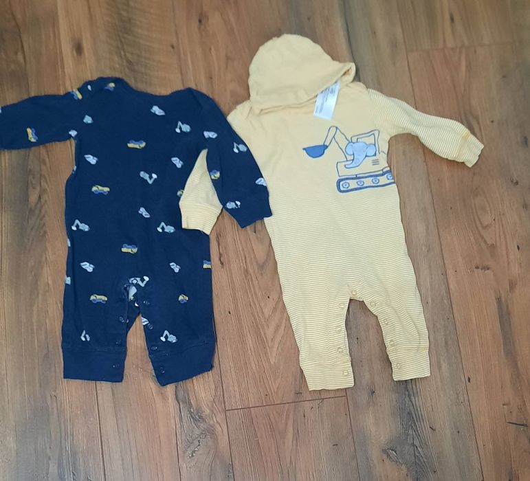 Lot haine pentru bebeluși. Lotul contine mărimea 62, 3-6 luni,