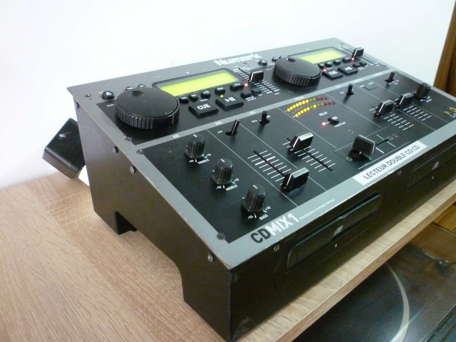 cd player  NUMARK