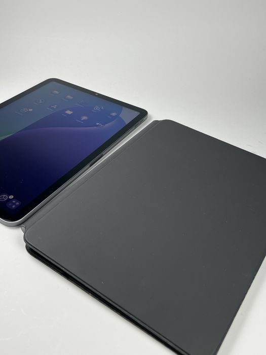 iPad Air 5 11”, M1, 256 GB, Wi-Fi + Apple Magic Keyboard (с тракпад)