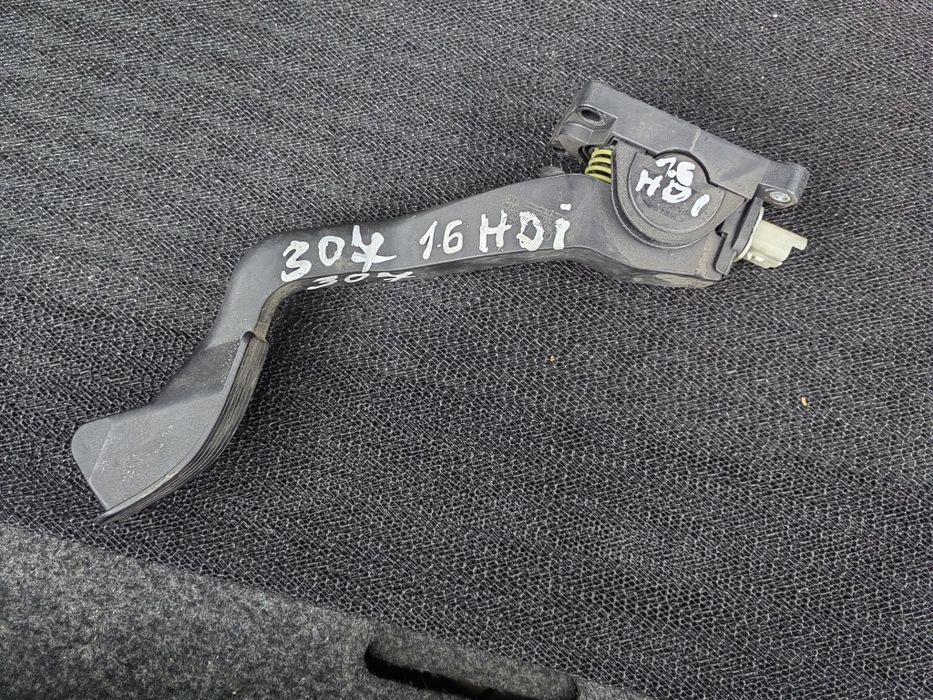 Педал за газта Пежо 307
