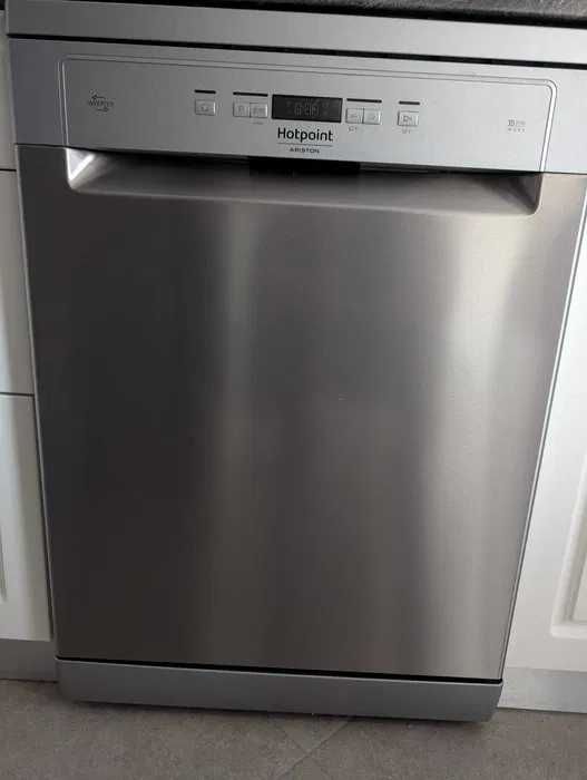 Mașină de spălat vase Hotpoint HFC3C41CWX, 14 seturi, Clasa C, Inox – Stare foarte bună