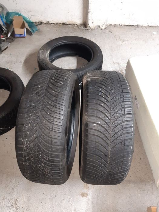 Vând anvelope m+s 225 55 r17
