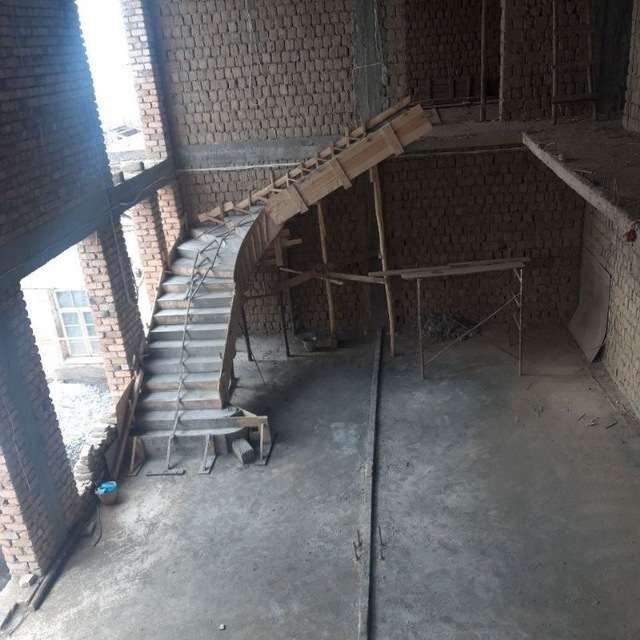 Zina poyalar taxlaymiz betondan