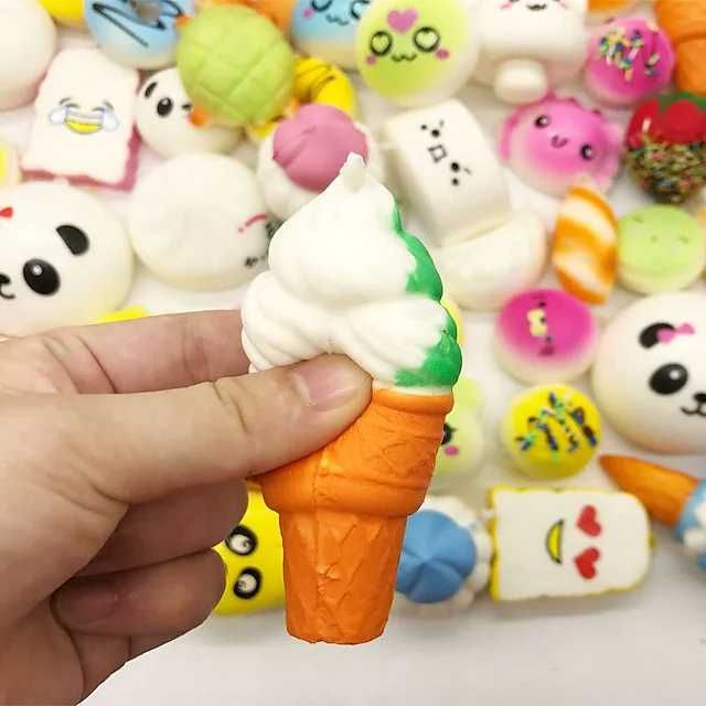 Pachet 30 piese , jucarii Squishy breloc cu revenire lenta
