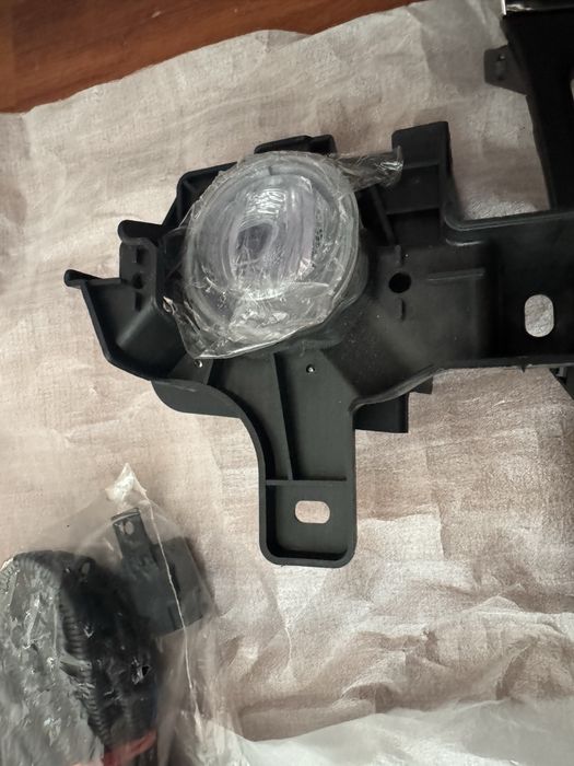 Туманник Тойота Ленд крузер 300