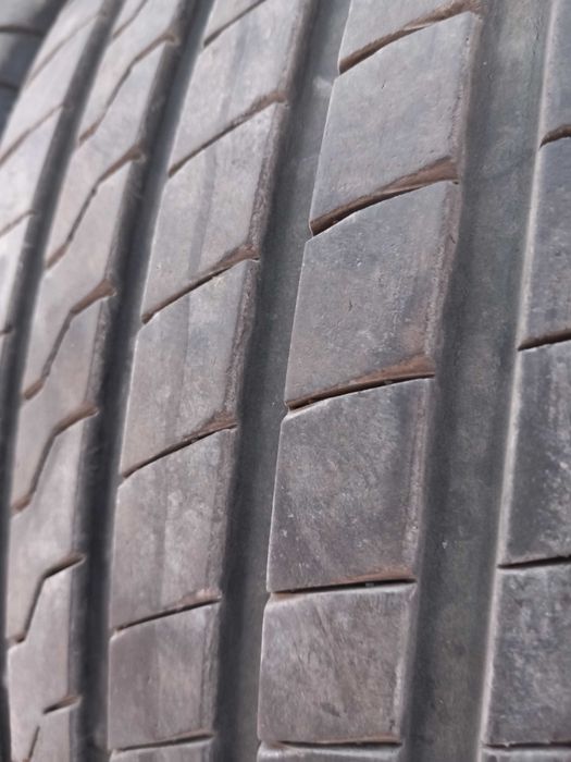 225/60 R17 Firestone