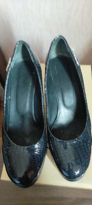 Продам дёшево обувь. Турция