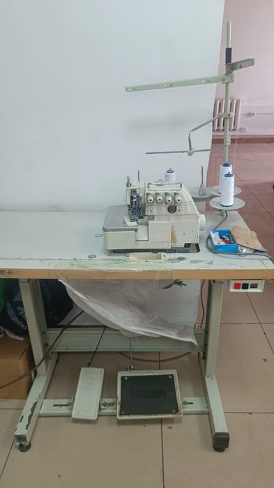 Продам оверлок б/у