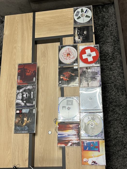 Компакт дискове на Eminem