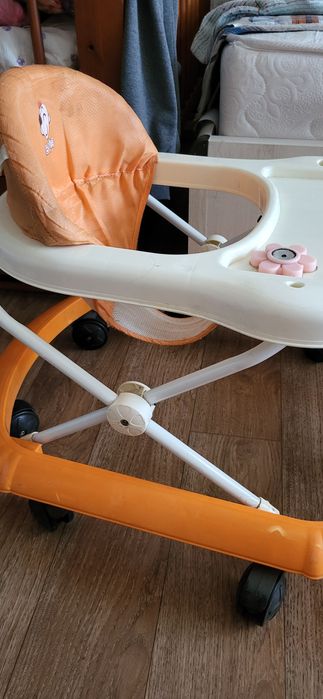 Ходунки из пластика,  складной.