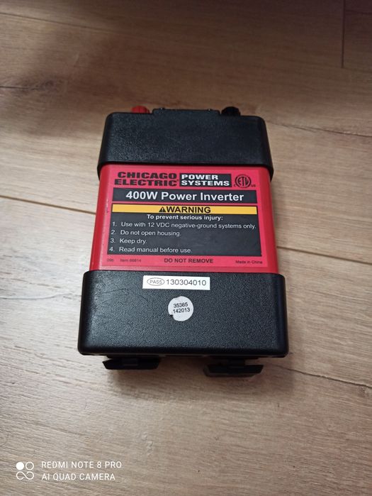 Invertor 400 W Chicago Electric