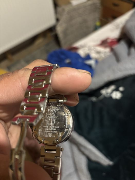 Vand ceas dama cartier  schimb cuvscule constructii sau bani