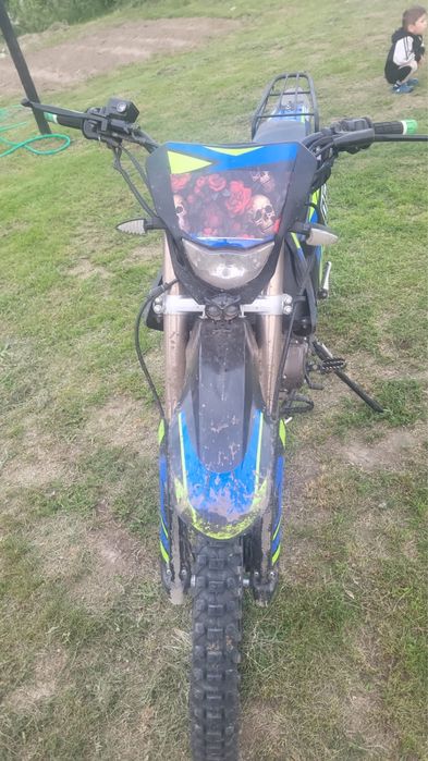 Продам эндуро 250 кубов