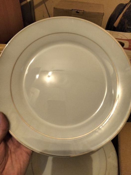 Продам тарелки закусочные