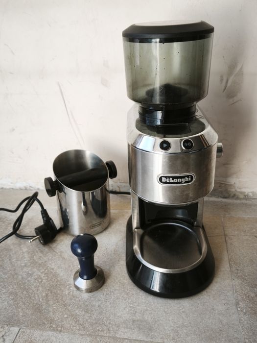 Кафемашина и кафемелачка Delonghi Dedica