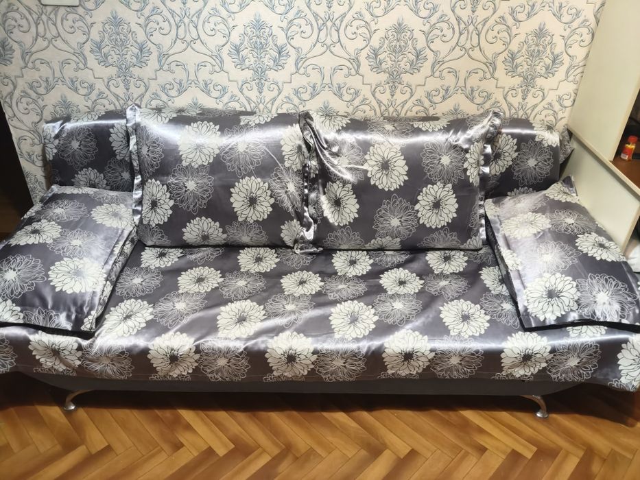 Продам диван-кровать в отличном состоянии