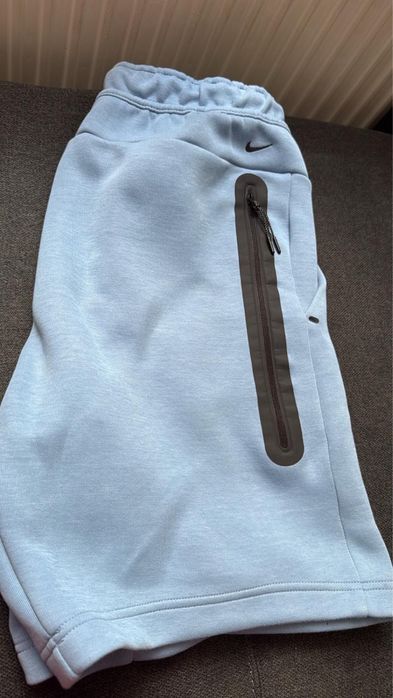 Pantaloni scurti nike tech fleece noi culoare albastru